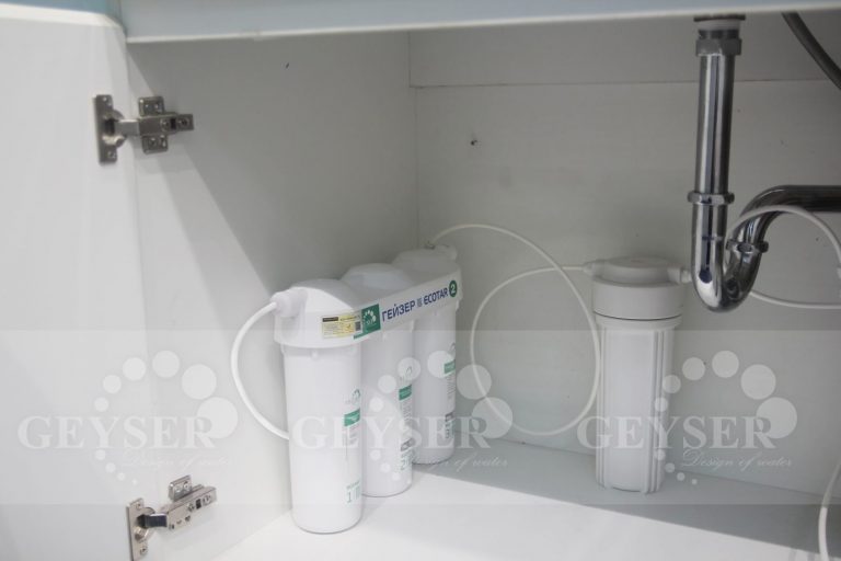 Hình ảnh lắp đặt thực tế máy lọc nước thương hiệu Geyser