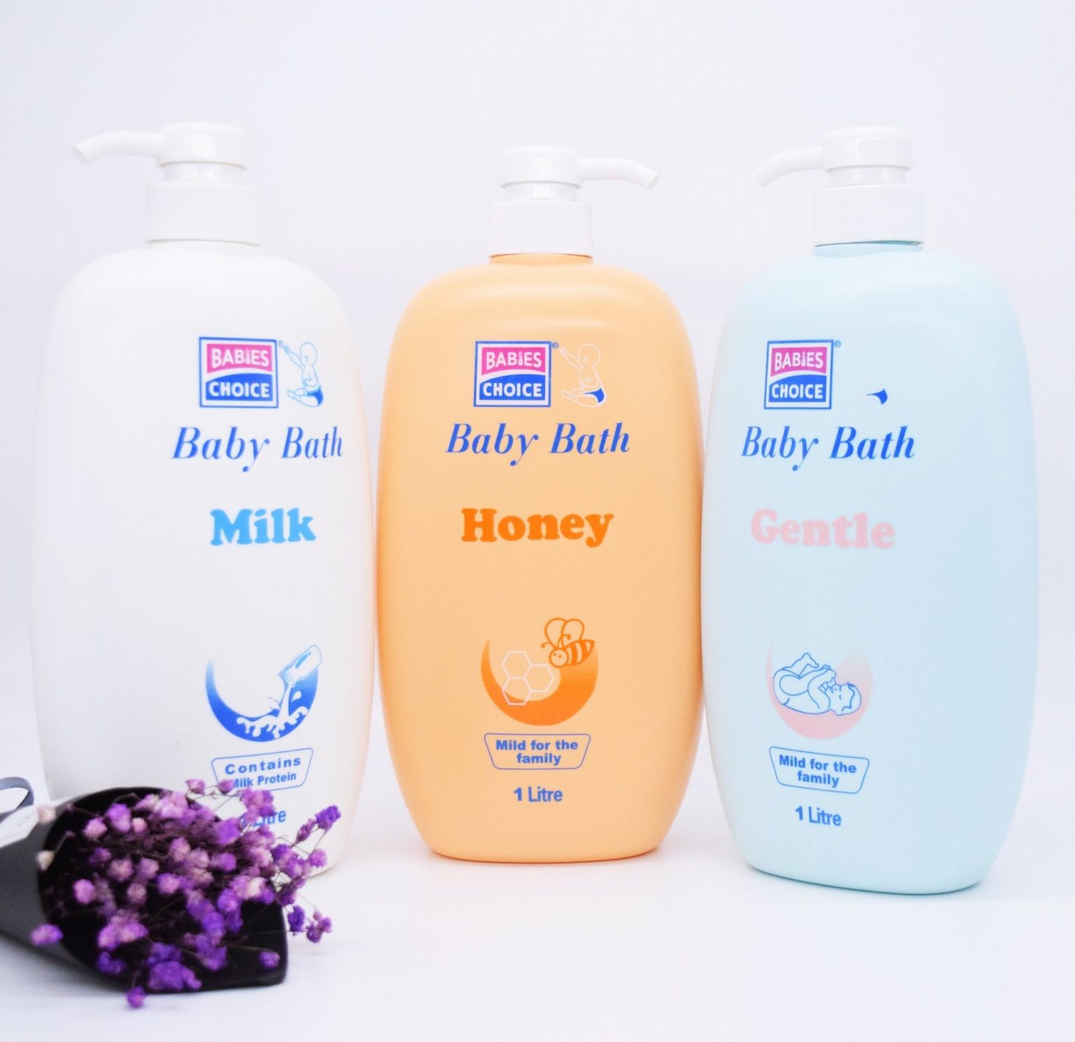 Nên dùng sữa tắm dành riêng cho trẻ sơ sinh như Johnson baby toe-to-toe
