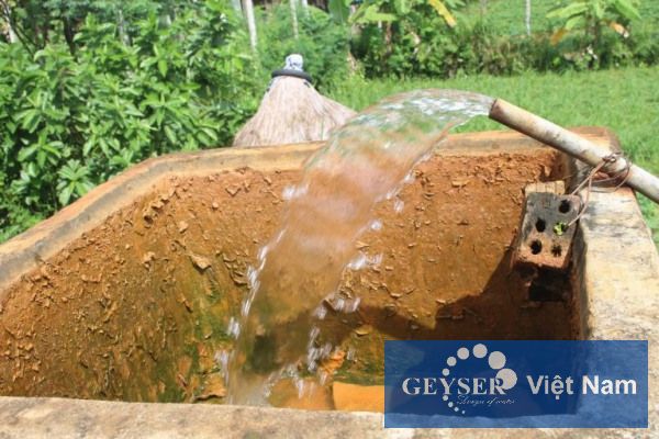 Nước giếng khoan chứa rất nhiều các chất ô nhiễm, kim loại nặng và mầm bệnh.