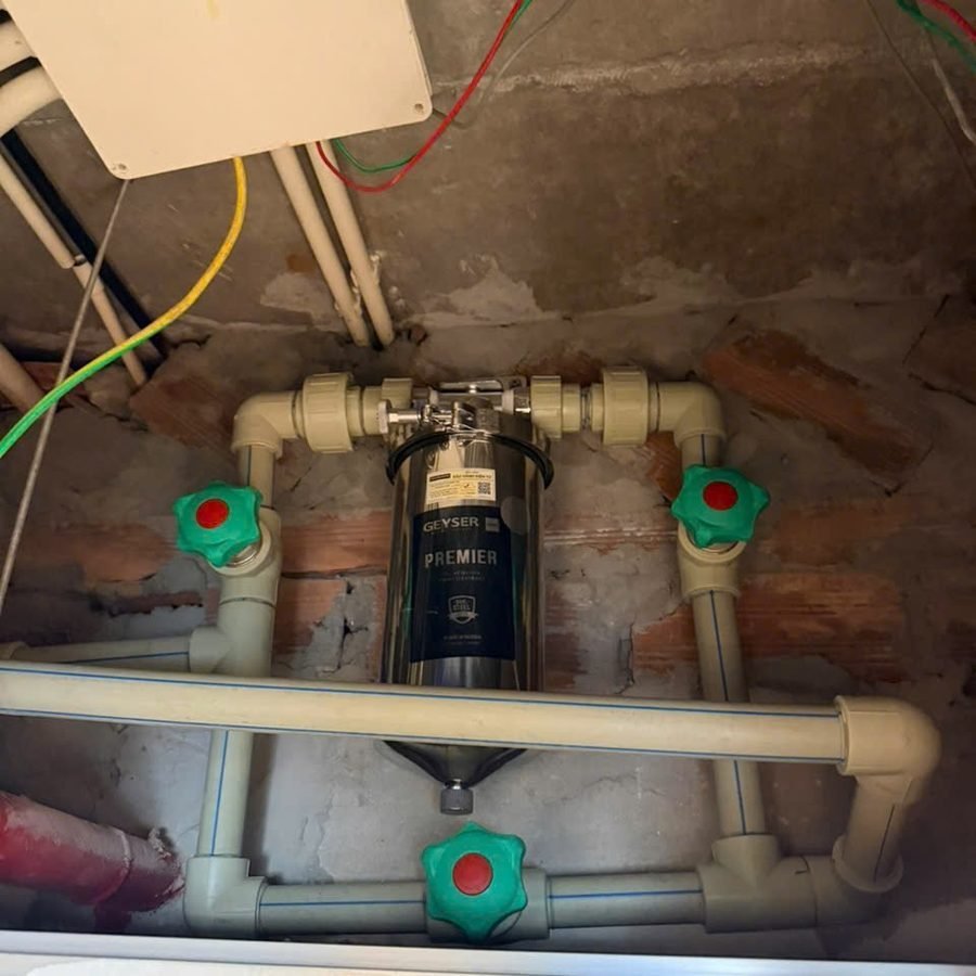 Ảnh lắp đặt lọc tổng Geyser tại Imperia Smart City, giúp gia chủ hình dung vị trí lắp, đường nước và khoảng thao tác bảo trì. Ảnh 1.