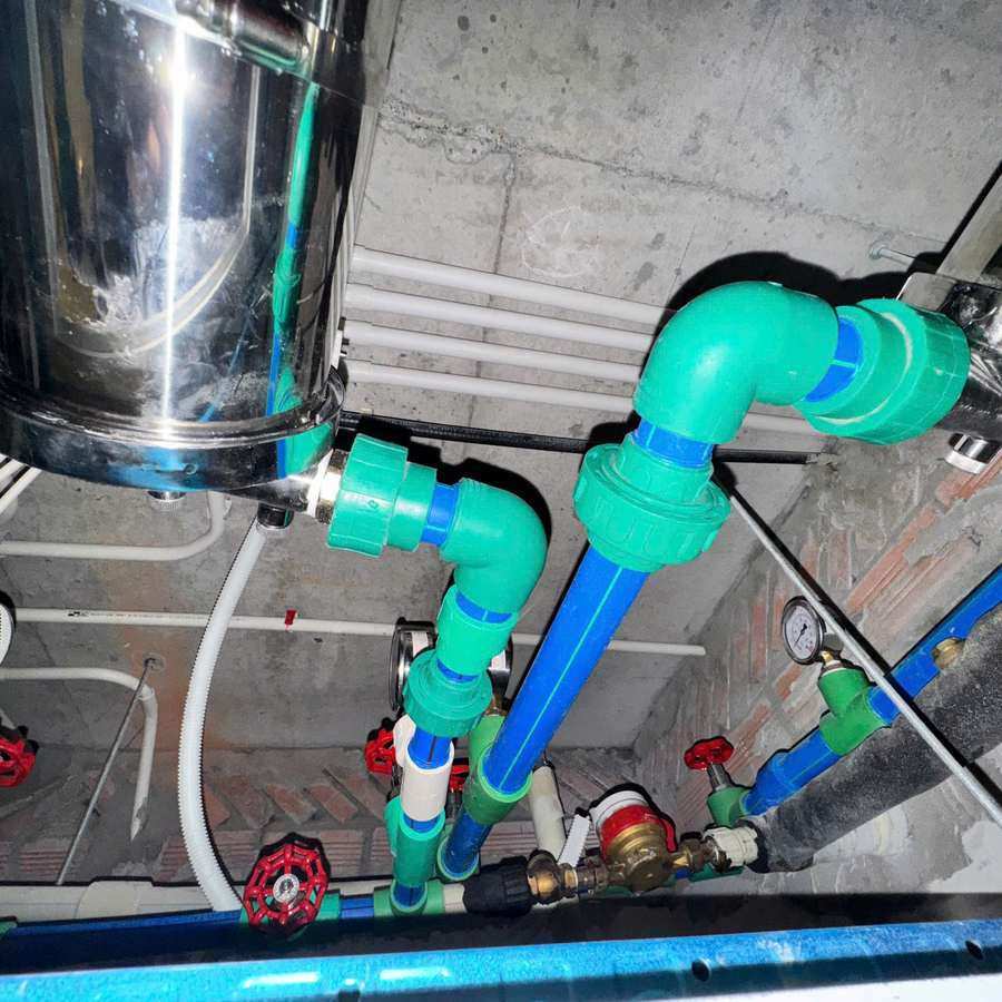 Bộ lọc tổng Geyser Ecotar sau khi lắp tại The Matrix One.