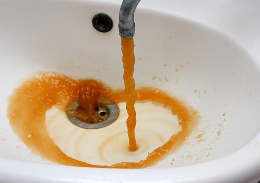 Lọc tổng có xử lý được cặn trắng vòi sen và bình nóng lạnh không?